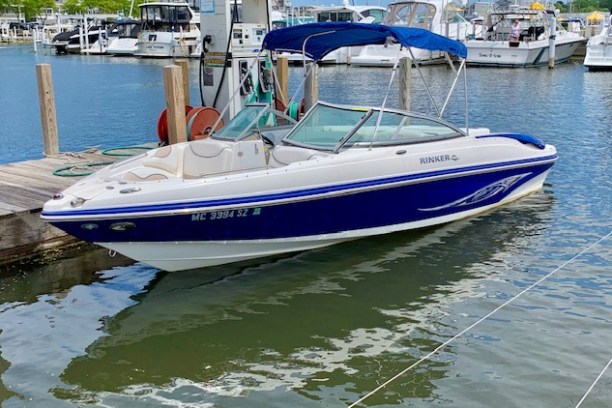 a small boat in a body of water