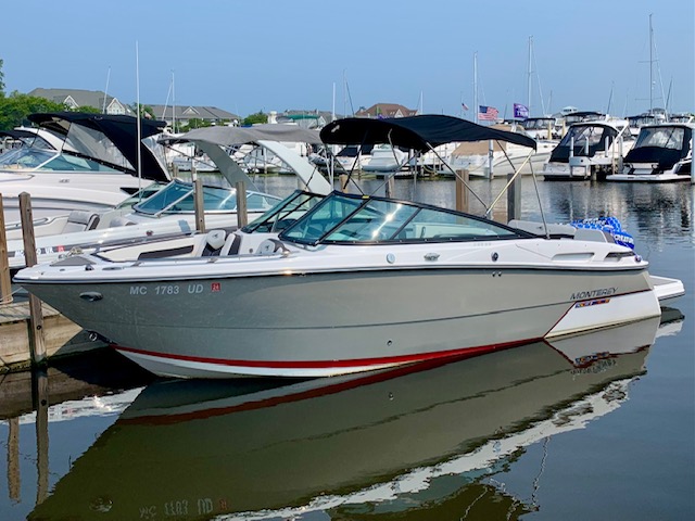 26' Deck Boat Rental with Captain | Oselka Marina